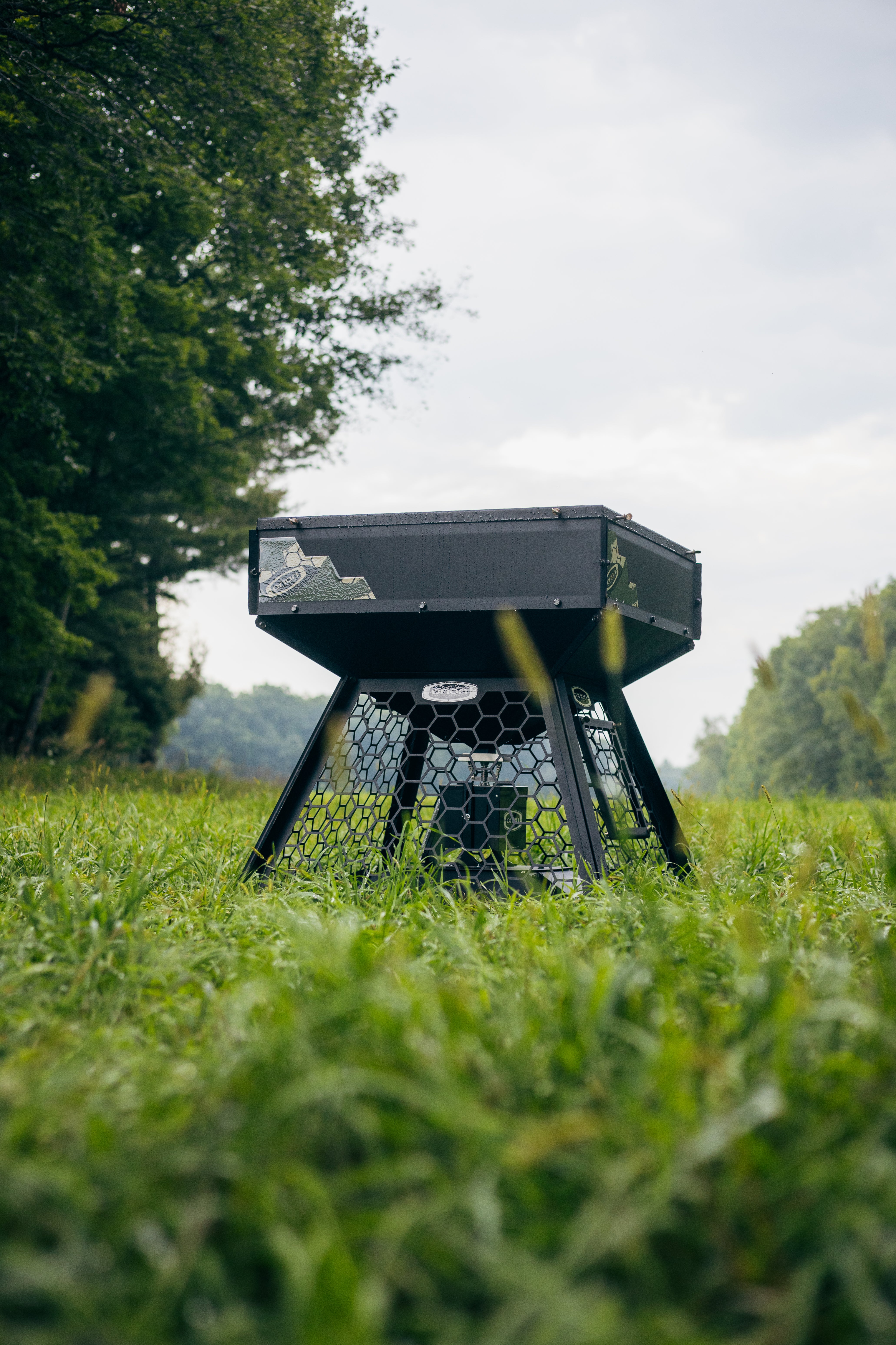 450lbs - Orion Modular Stand and Fill Deer Feeder